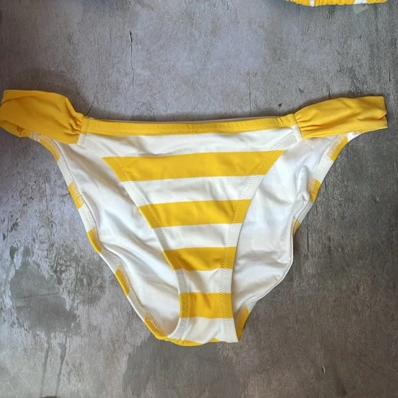Victoria's Secret Yellow and White Bikini - Picture 2 of 11